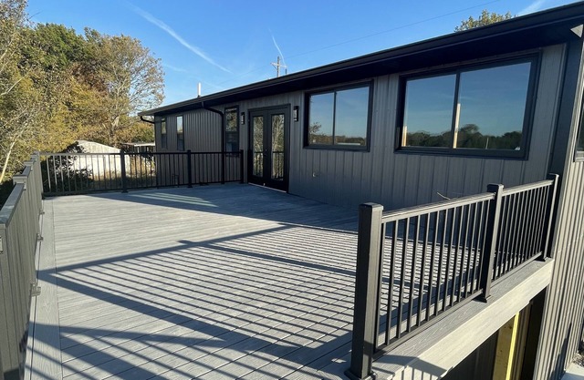 *Spacious Lodge* Ready to accommodate large parties!