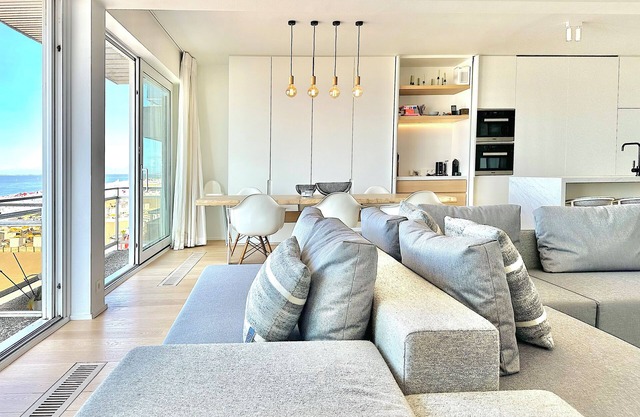 Spacious Luxury Apartment With Seaview le Zoute