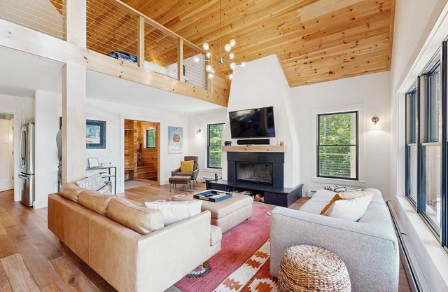 Spacious modern chalet with hot tub, game room, and stunning Sunday River views