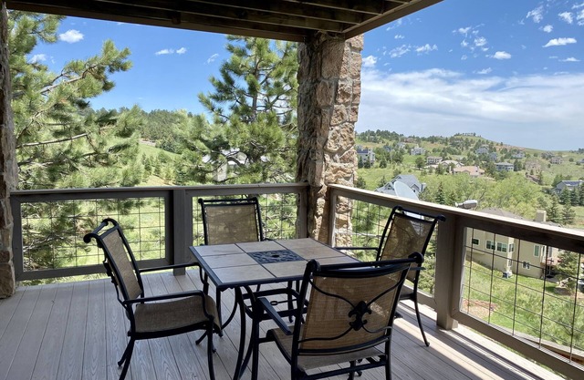 Spacious Mountain Apt with Views & Easy Access to Hike, Bike, & Red Rocks!