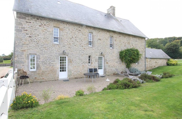 Spacious Normandy house with fireplace