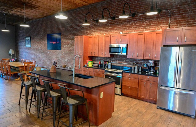 Spacious NY Style Loft Downtown Eastport