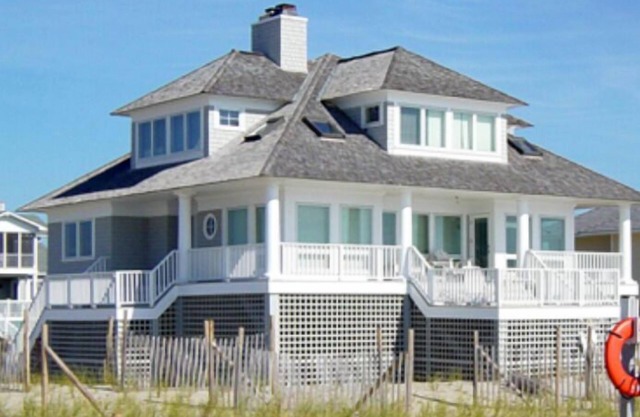 Spacious Oceanfront home near golf and pool, BHI