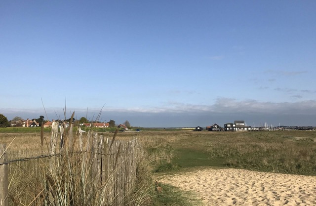 Spacious Penthouse apartment, Walberswick, Nr Southwold sleeping 6 next to beach