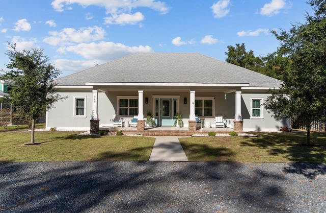Spacious & Relaxing with private pool!