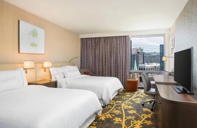 Spacious Room in DT Cleveland - Walk to Night Entertainment and Stadiums