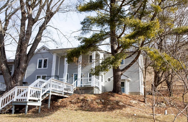 Spacious & secluded grand home near Kickapoo River, Bike Trails, & ATV routes