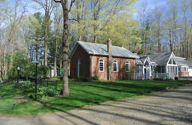 Spacious Studio Apartment Only Minutes Away from Mid-Ohio Sports Car Course!