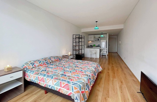 Spacious Studio in San Telmo with Balcony, Gym & Pool