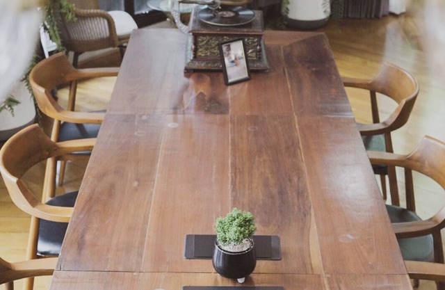 Spacious building in welcoming Krung Thep Maha Nakhon with AC