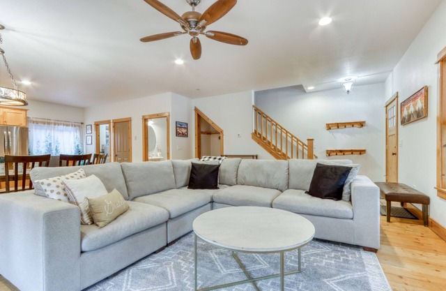 Spacious townhome with fireplace, covered porch, grill, & washer/dryer