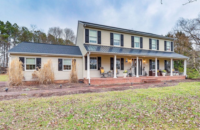 Spacious Trappe Getaway w/Outdoor Pool & Gazebo!
