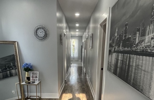 Spacious upscale 6bedroom home