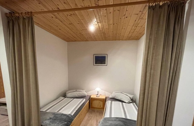 Spacious vacation apartment for 4 people with balcony