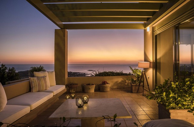 Spacious Villa (300 sql) with great views near Argostoli, beaches and wineries