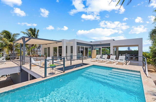 Spacious villa for 8 people