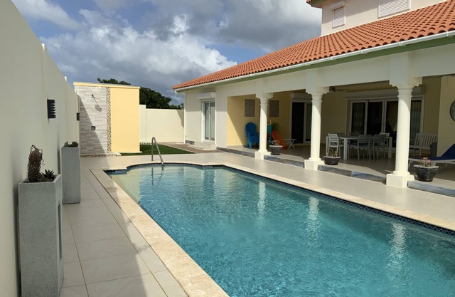 Spacious Villa in Rooi Santo, minutes away from white sandy beaches
