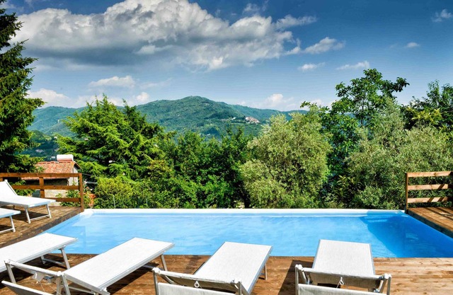 Spacious villa with beautifull view an private pool in a huge garden.