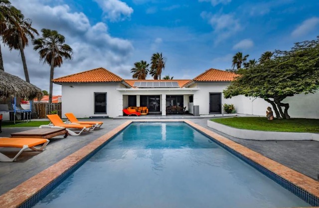 Spacious Villa with Pool, Huge Yard