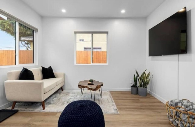 Spacious w/2BR 1bath - near DTLA East Los Angeles