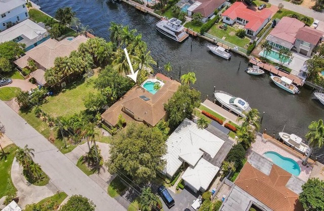Spacious Waterfront Pool Home - 11 min to beach