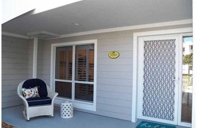 Spacious Waterfront Condo on Intercoastal with Private Beach - easy access