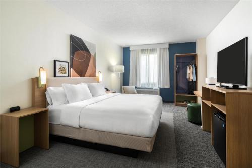 Spark by Hilton Portland Airport Maine Mall