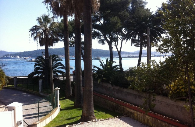 Special offer 700€ week Bas Villa jardin Face mer from october to may except sco vacations