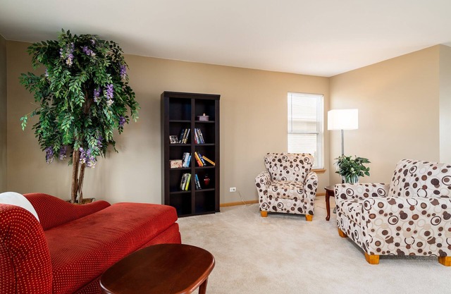 *Special Pricing*Business Friendly Newer House!