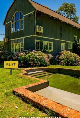 Spectacular barn on an island in Tigre with pool