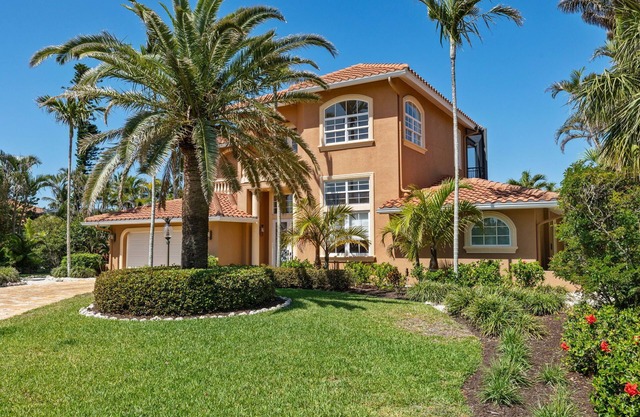 Spectacular Direct access canal front beauty!