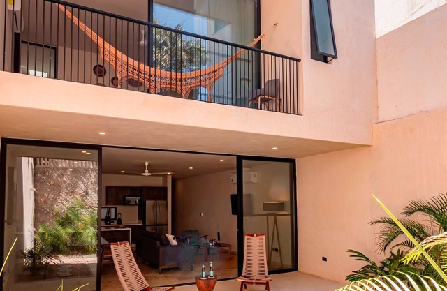 Spectacular House with private pool and garage