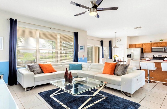 ❤️Spectacular Lake View, Large Home/Pool & SPA, 2 Miles to Disney,Steps to Club