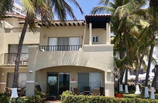 Spectacular Oceanfront Ixtapa Villa.Steps to a Clean, Powdery-Soft Beach!