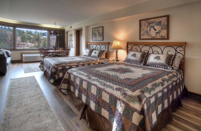 Spectacular Palisade Panorama (#414) | Near Ski - Golf - AC/Pool/Hot Tub