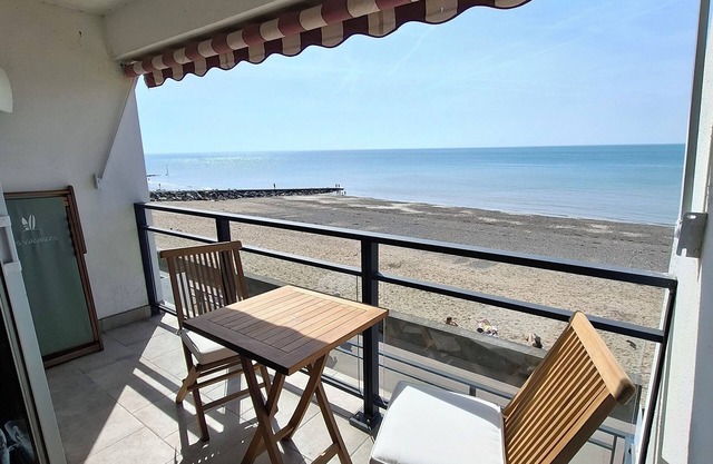 SPECTACULAR SEA VIEW MAGNIFICENT BRIGHT 3* APARTMENT WITH LOVELY TERRACE