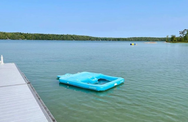 Spectacular Sandy Lake Luxury Lake Home