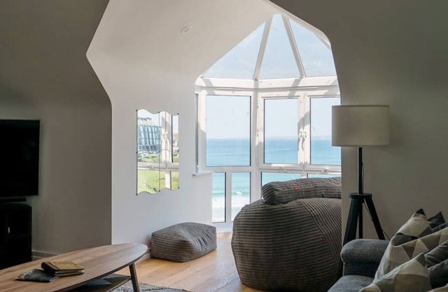Spectacular Sea View Penthouse Apartment + Parking
