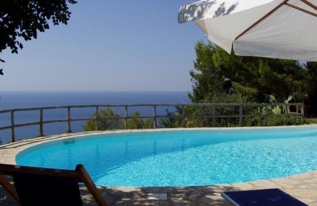 Spectacular sea views and salt water swimming pool on Capri
