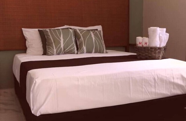 Spectacular studio, AC, 60MB WiFi, Kitchen, Bathron