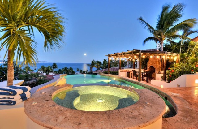 Spectacular views! Recently remodeled 4 BD home, just steps to beach in Palmilla