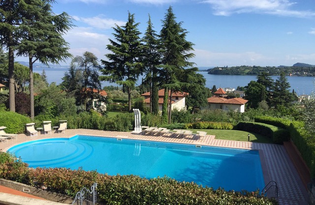 Spectacular view with pool