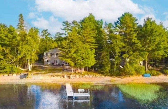 Spectacular Waterfront Webb Pond. Sunday to Sunday