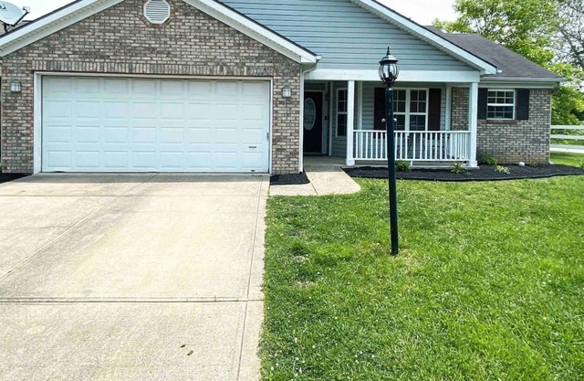 Speedway 3-Bed/2-Bath Home w/ a Grill & FirePit