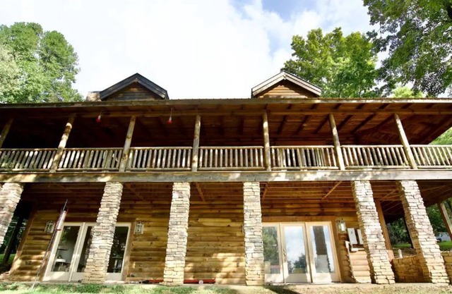 Spencer Mountain Cozy Cabin