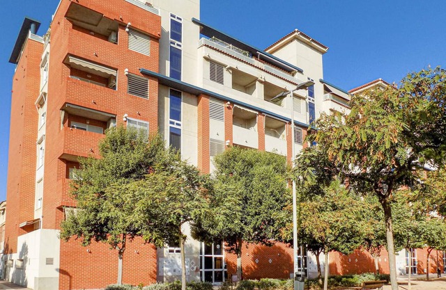 Spend an unforgettable vacation in this inviting apartment, from which you can walk to the beach.