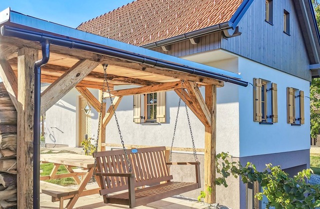 Spend your vacation in a luxuriously designed and equipped vacation home in southern Burgenland.