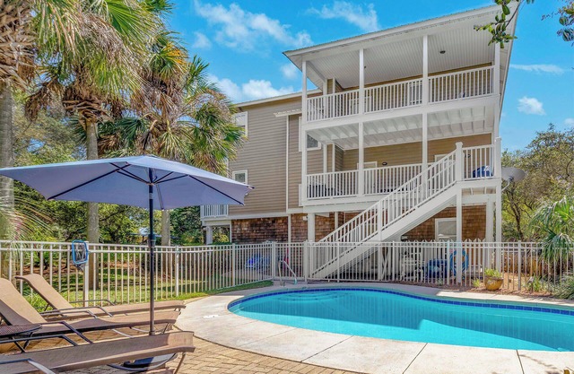 SPF 30A - 30A Home, Heated Private Pool, Walk to Beach + Restaurants!
