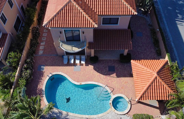 Splendid 3 bedroom house with beauttiful pool