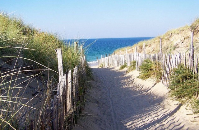 Splendid villa any comfort in edge of sea. Heaven!